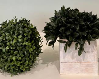 Faux Boxwood Ball & Plant