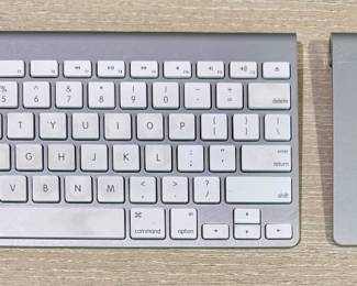 Apple Keyboard & Track Pad