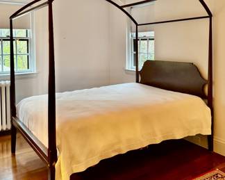 Leonards New England Queen Canopy Bed