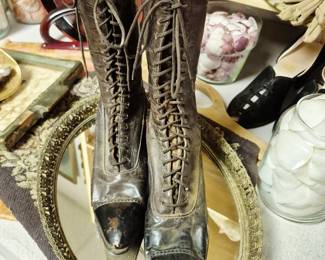 Victorian ladies high top laced boot