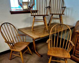 5 pcs. oak dining set w/ 2 leaves