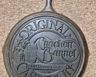 "Cracker Barrell" #10 cast iron skillet w/ heater ring
