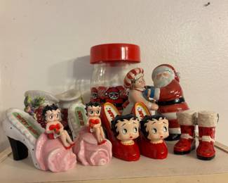 Salt & Pepper Shakers