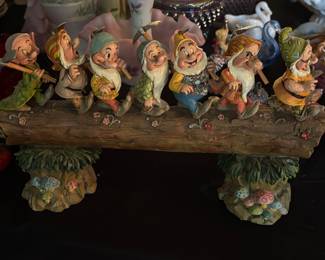 Disney Showcase Traditions Snow White and The Seven Dwarfs