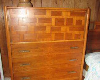 4 Piece Set brutalist Staccato style dressers, mirror and bedframe. Great condition