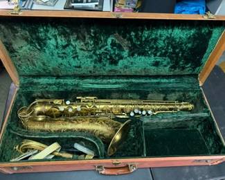 Vintage Martin Tenor Saxophone. Committee III. #180100.