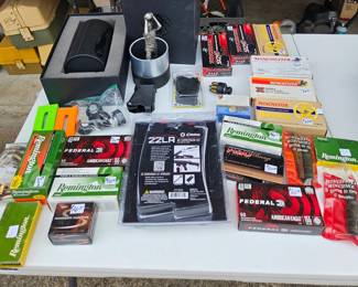 Mavericks Dirk Figure Limited Edition &n ammo 