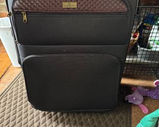 Tommy Bahama 2 piece luggage 