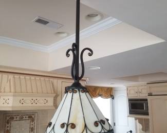 Tiffany-inspired leaded glass pendant lamp - 3 available