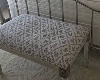 Elegant ottoman