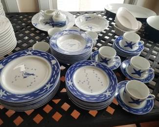 Seashore Table Art dinnerware set serves 8; includes sugar & creamer, large bowl & platter