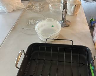 Pampered Chef Roaster, serving pieces