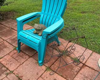 Outdoor Seating and Decor