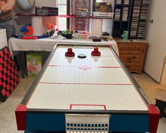 Air Hockey w/2 pucks