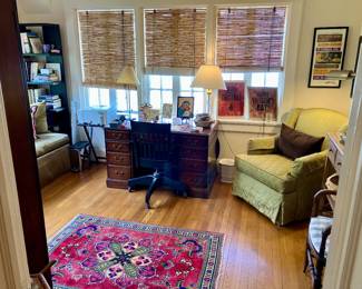 All rugs stay with the house