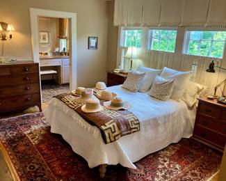 All rugs stay with the house