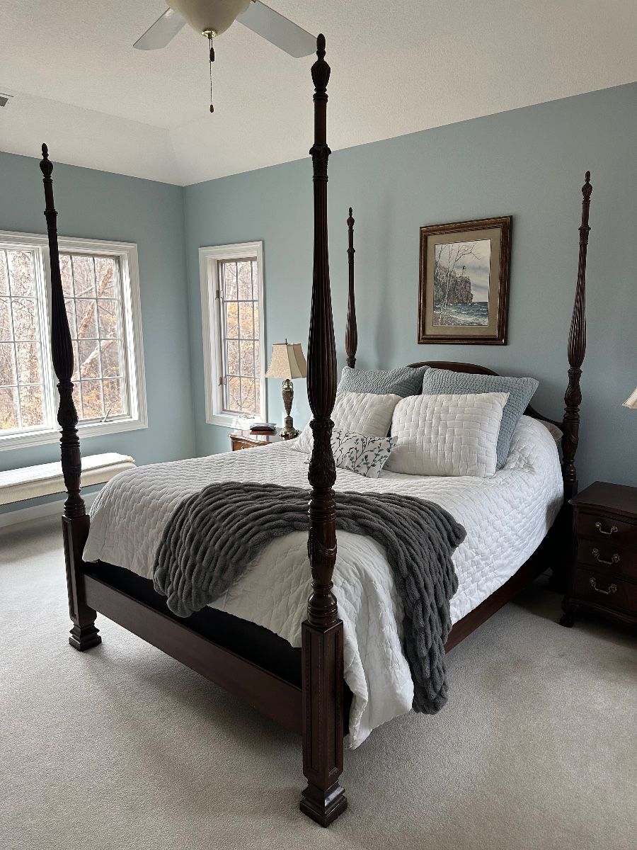 Henredon Queen Bed with 90" Posts 