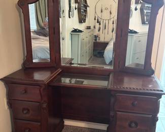 Vanity with 6 drawers and glass top & folding mirrors