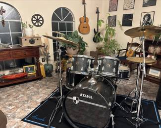 6 pc Tama Drum kit with other accessories