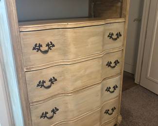 Chest of drawers