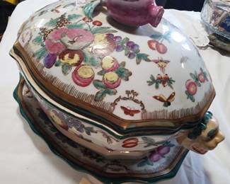 Chinese Export Tureen & Plate 