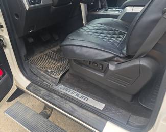 2009 Ford F150  Platinum series