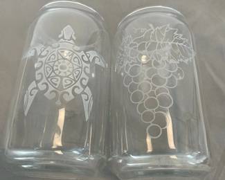 k Two Etched 8oz Glasses Featuring Grapes and Turtle Designs