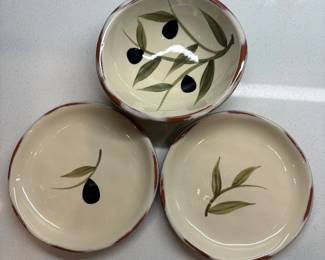 d Pottery Bowl and Plates Set