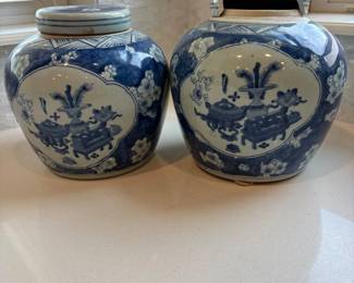 d Chinese Style Blue and White Ginger Jar with Precious Objects