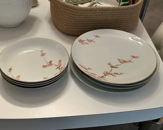 Japanese plate set