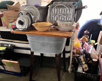 Washtub Table with Removable Top