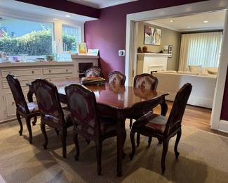 table /chairs w fill & pads