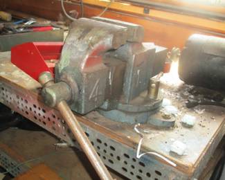 LARGE VISE