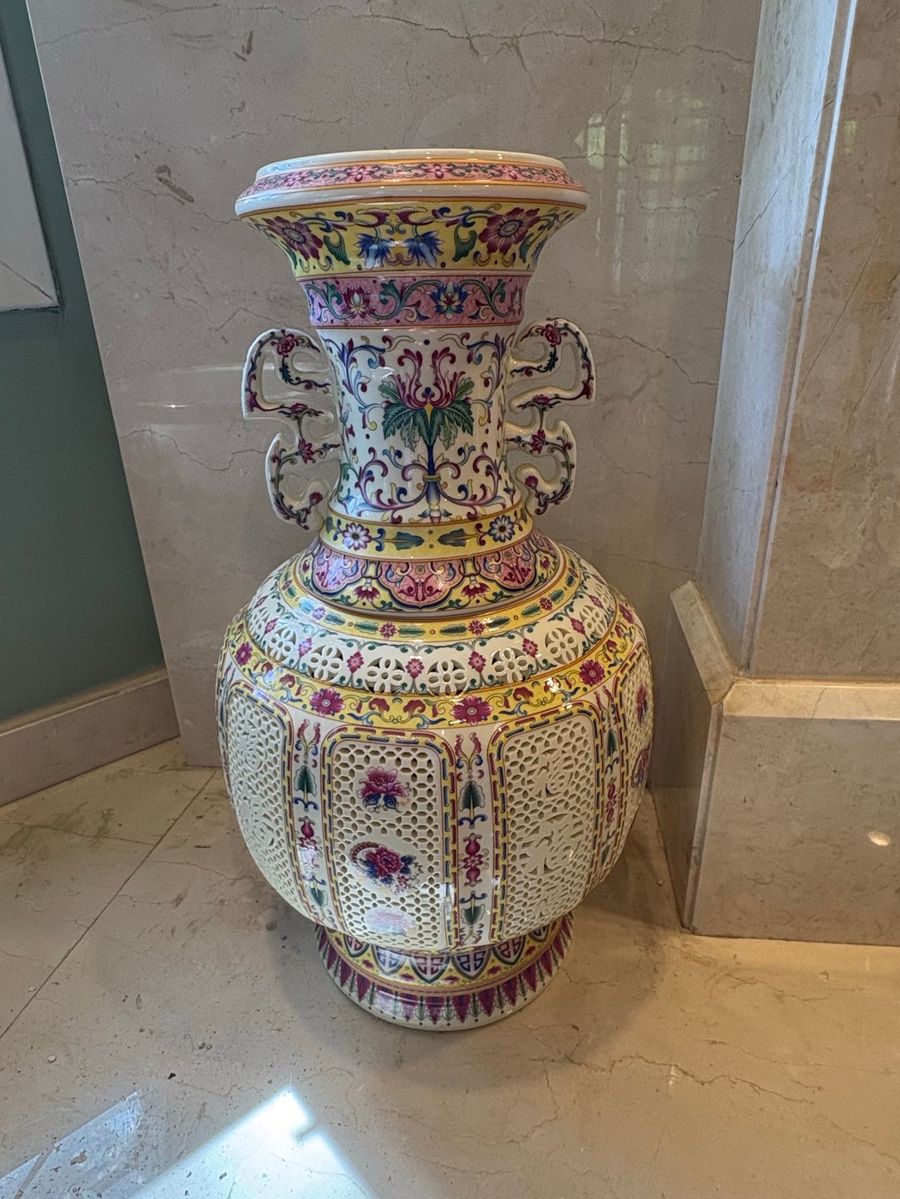 Qianlong Period Famille Rose Reticulated Vase