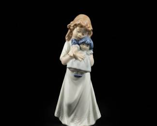 Nao by Lladro Porcelain Figurine "We’re Sleepy”