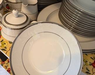 Noritake Regina Platinum Dinnerware 62 piece Set