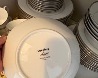 Noritake Regina Platinum Dinnerware 62 piece Set