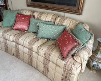 Vintage Floral Upholstered Sofa with Decorative Pillows
