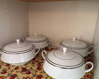 Noritake Spectrum Serving Dish with Lid