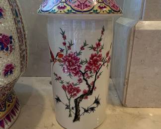 Qianlong Period Famille Rose Reticulated Vase