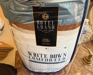 Hotel Grand Fill Power White Down Comforter