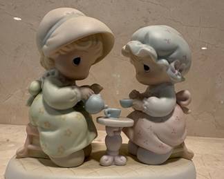 Precious Moments "Friendship Hits The Spot" Figurine