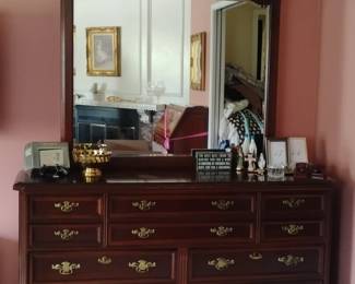 Bassett Furniture Eden House Cherry Drawer Dresser with Mirror