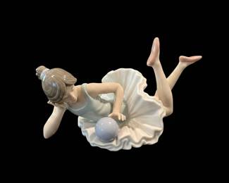 Lladro Porcelain Figurine - Ballerina with Sphere