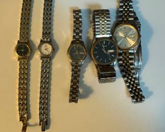Assorted vintage watches