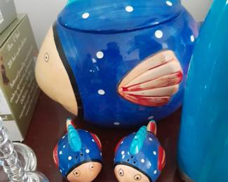 Cookie jar, salt and pepper
