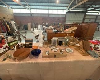 Farmhouse style home decor, baskets, wall decor.