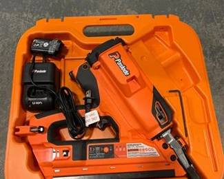 24 7.2-Volt Lithium-Ion Battery 3-1/4 in. 30 Degree Gas Powered Cordless Strip Load Framin