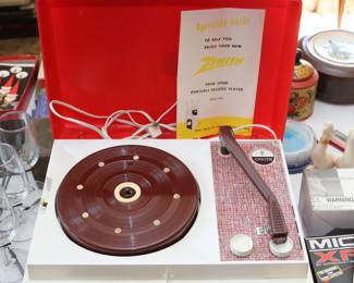 1960's Vintage Zenith Portable Record Player