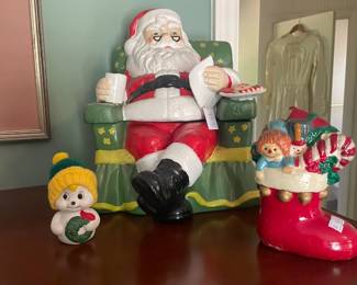 Vintage ceramic cookie jar